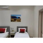 Modern - Valley View Pool Holiday home