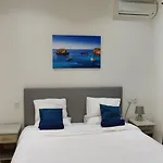 Modern - Valley View Pool Holiday home