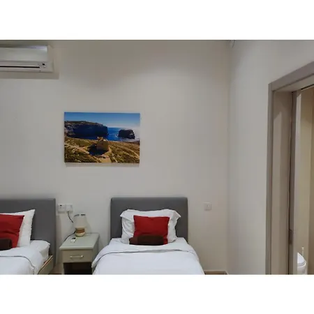 Modern - Valley View Pool