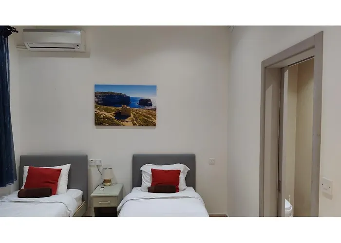 Modern - Valley View Pool